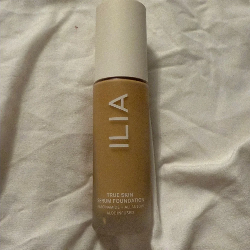 ILIA True Skin Serum Foundation - Kunoy